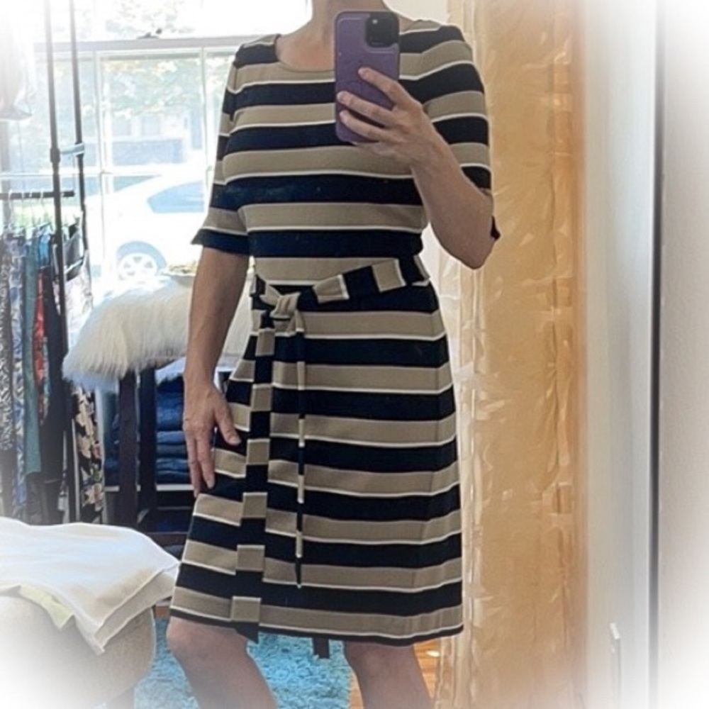 💕Business Casual Banana Republic Belted Dress💕